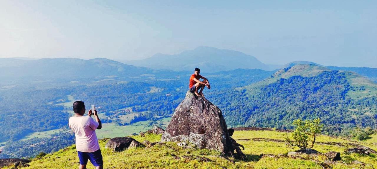 Staymaker Kasargali Homestay Sakleshpur Exteriör bild